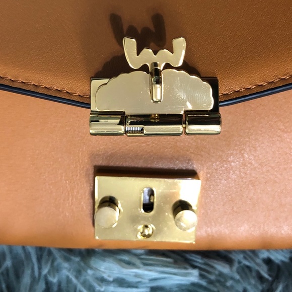 🎉HP🆕MCM Patricia Crossbody Wallet - Picture 3 of 8